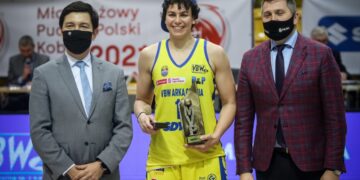 «Πάμε δυνατά Γκντύνια!! Let’s go ladies»