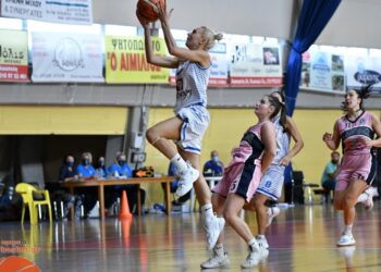 Στη γραμμή των βολών με τη… Νικολίνα Ιωαννίδου