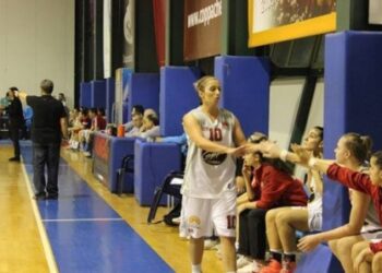 Στη γραμμή των βολών… με την Ζωή Κεχαγιά