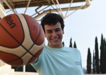 Άρτεμις Σπανού: «Να ανατριχιάζεις στον Εθνικό Ύμνο»