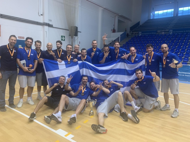 Στο βάθρο οι άνδρες μετά από 16 χρόνια!